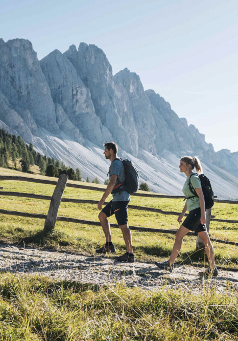 Urlaub Kaltern, Südtirol – Hotel Römerrast, Zimmer & Pool